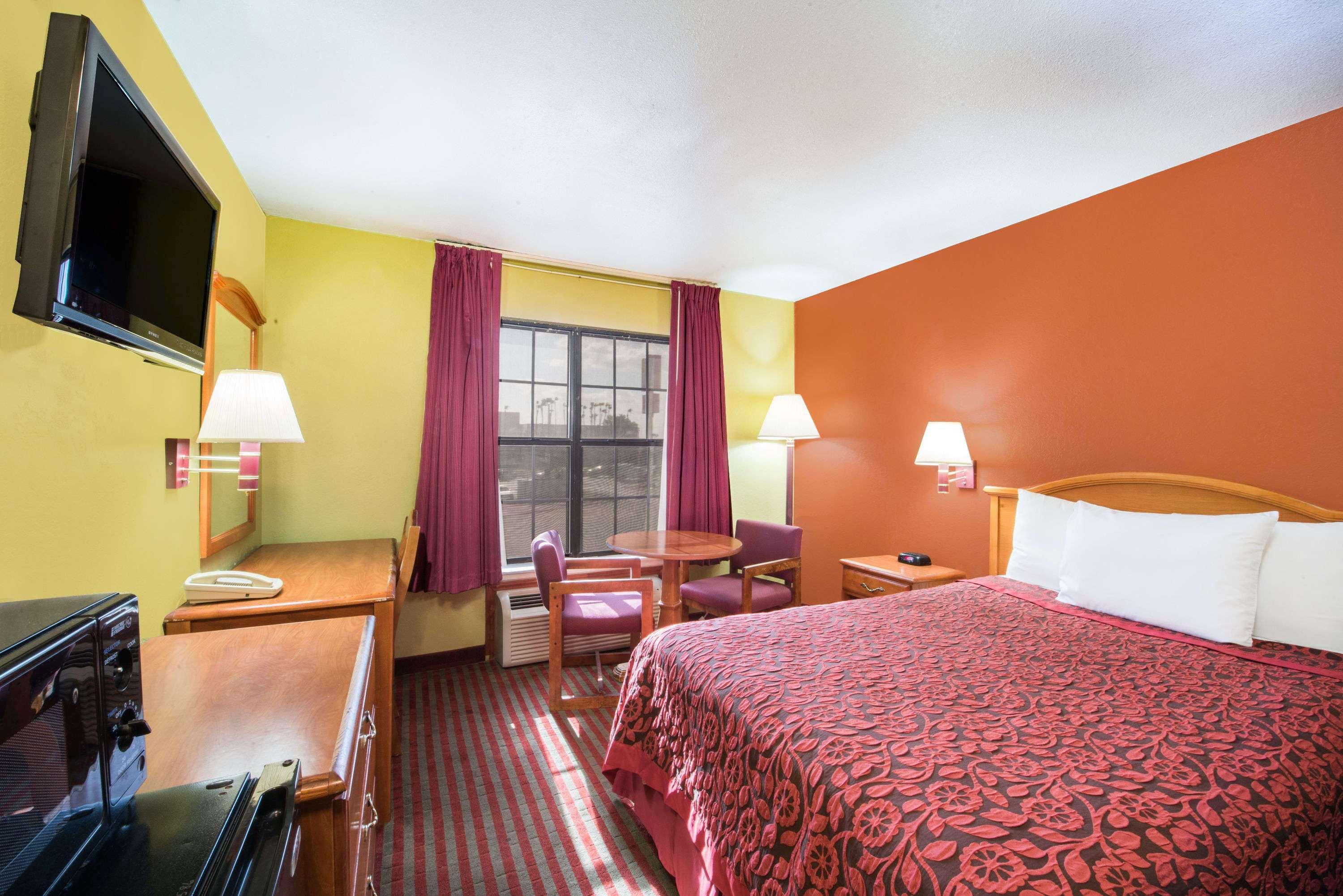 Days Inn By Wyndham Mcallen Eksteriør billede